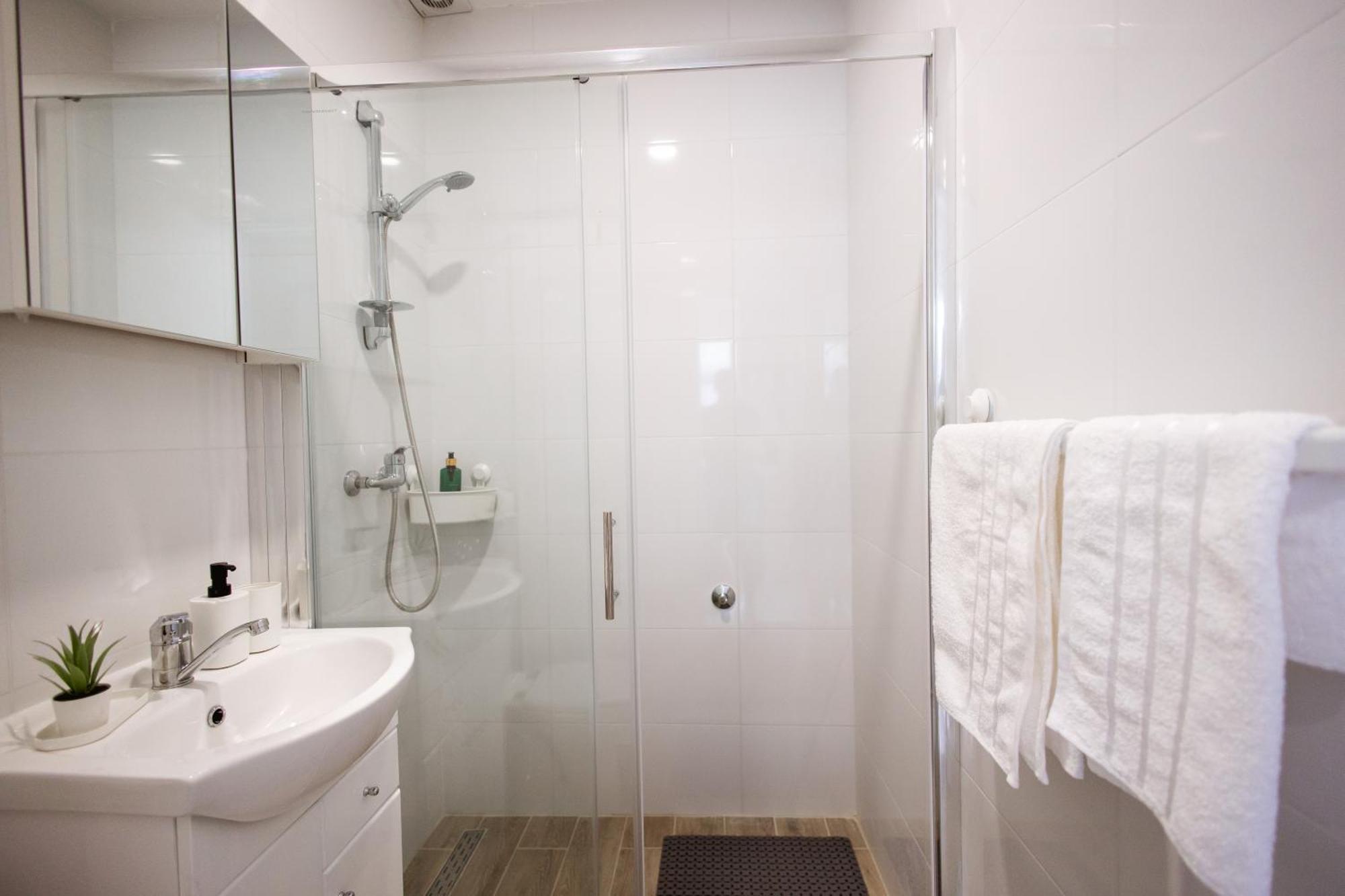 Cozy Studio Apartment In Osijek - Self Check In Exterior foto