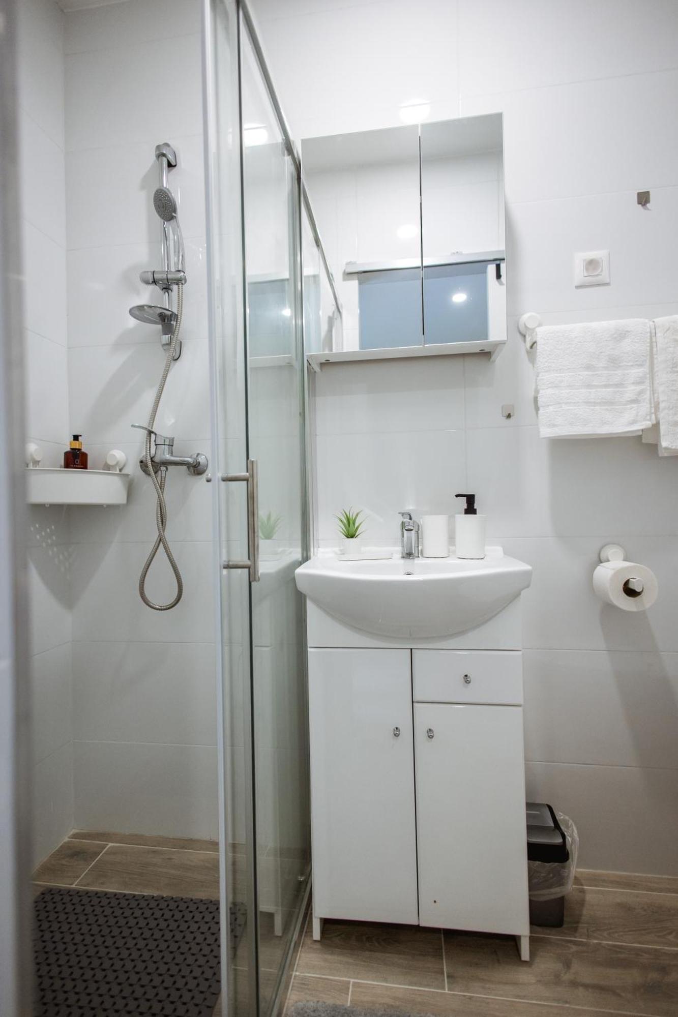 Cozy Studio Apartment In Osijek - Self Check In Exterior foto
