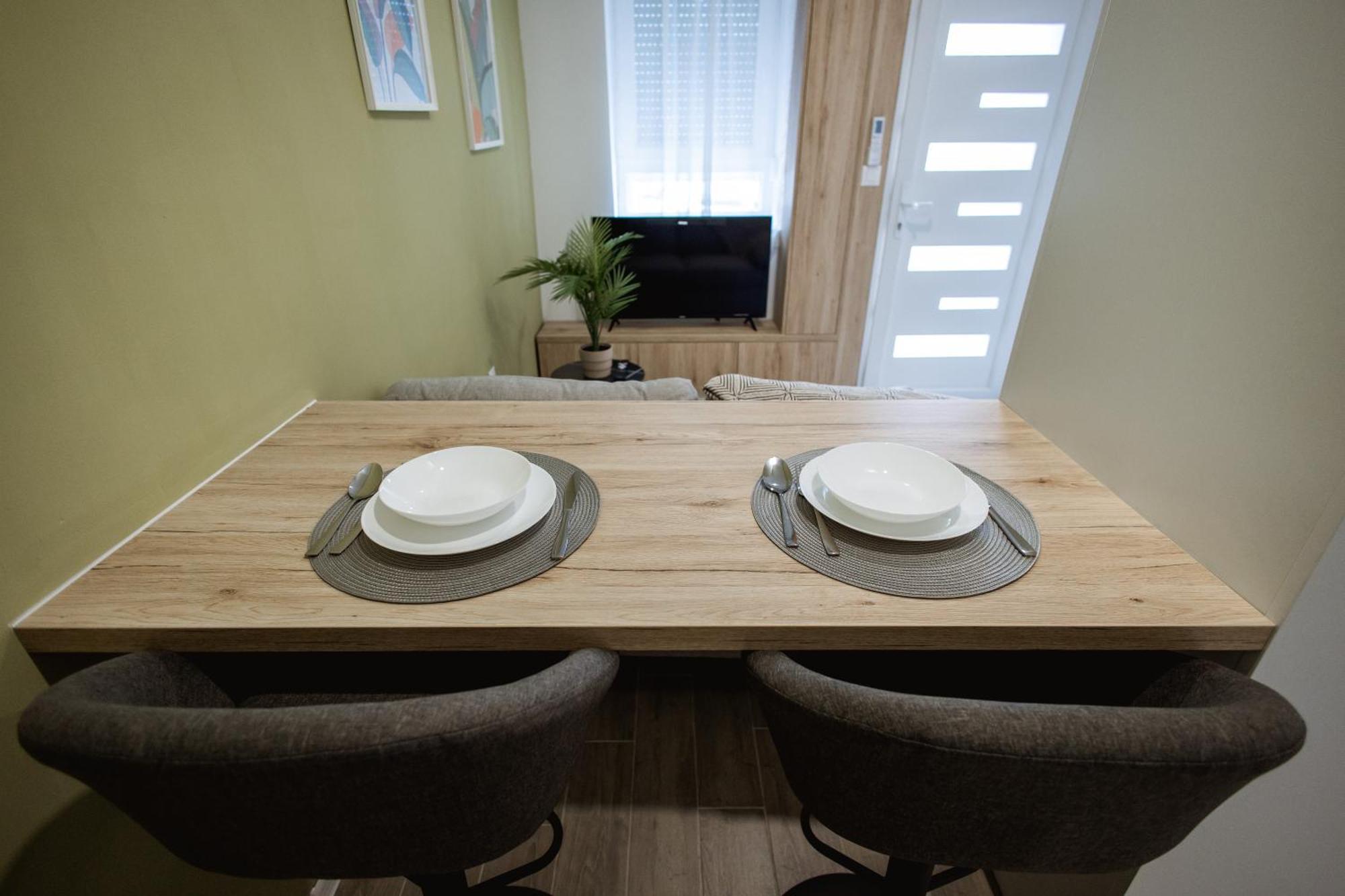 Cozy Studio Apartment In Osijek - Self Check In Exterior foto