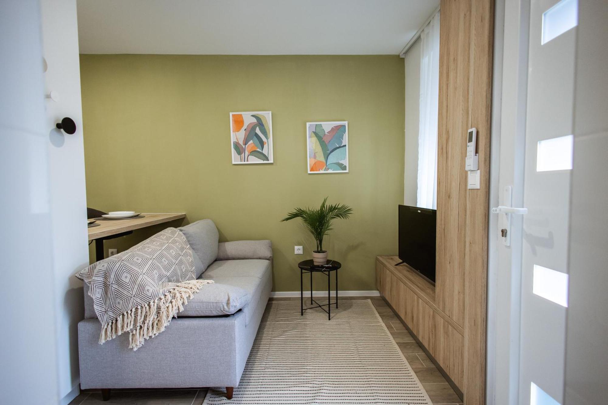 Cozy Studio Apartment In Osijek - Self Check In Exterior foto
